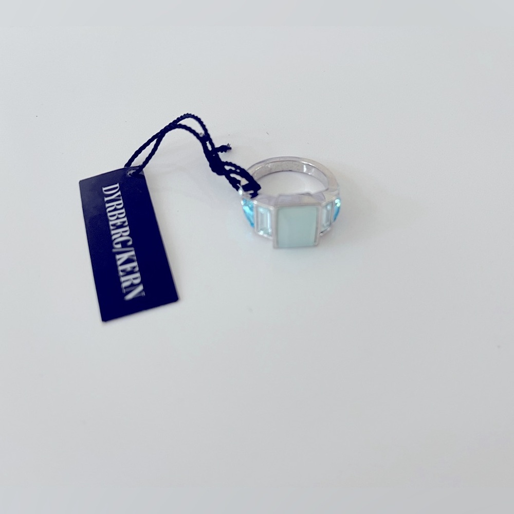 Dyrberg Kern cocktail ring in silver with Swarovski Crystal.